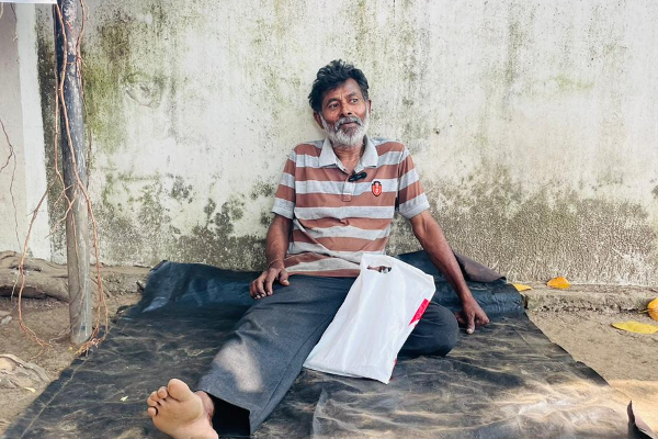 யாழ். மாநகரசபைக்கு முன்னால் ஒருவர் உண்ணாவிரதப் போராட்டம்..! | A One Day Symbolic Hunger Strike