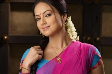 நடிகை சனா கானுக்கு லண்டன் ஏர்போர்ட்டில் காத்திருந்த அதிர்ச்சி! பல நாட்கள் தவிக்கவிட்ட பிரச்சனை