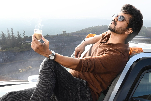 கபாலி படம் போல் ப்ரோமோஷன் செய்யும் வாரிசு படக்குழு.. அடுத்த பிரமாண்டம் என்ன தெரியுமா | Varisu Promotion Looks Like Kabali Movie Promotion