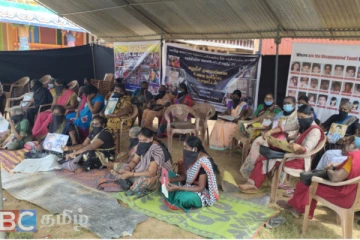 கிளிநொச்சியில் இரண்டாவது நாளாகவும் தொடரும் காணாமல் ஆக்கப்பட்டவர்களின் உறவுகளின் போராட்டம்