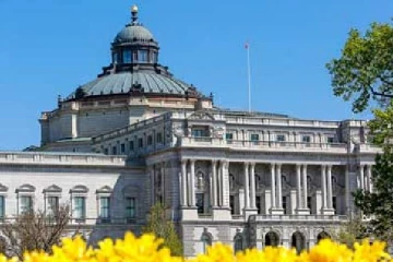 அமெரிக்காவில் பரபரப்பு: உலகின் மிகப்பெரிய நூலகம் அருகே வெடிமருந்துடன் பிடிபட்ட லொறி