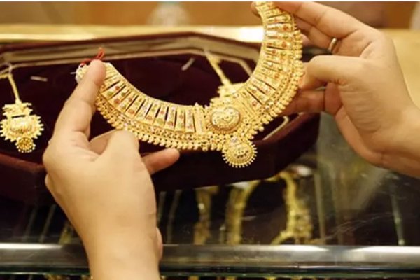 தங்கம் விலையில் திடீர் மாற்றம்! இனி குறைய வாய்ப்புள்ளதா? | Today Gold Rate September 6 2022 In Tamil