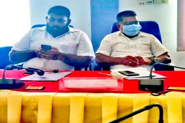 வவுனியா நகரசபை தலைவரின் கைது விவகாரம் - மன்னார் நகர சபையில் கண்டன தீர்மானம் நிறைவேற்றம்