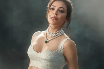 இளம் ஹீரோயின்களை மிஞ்சும் காஜல் அகர்வால்.. செம ஹாட் புகைப்படங்கள்