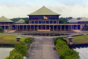 පාර්ලිමේන්තුවේ තවත් ප්‍රබලයකු කොවිඩ් ආසාදිත වෙයි
