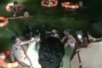 வீட்டருகில் விளையாடிய சிறுவர்கள் குளத்தில் சடலமாக கிடந்த கொடுமை... நடந்தது என்ன?