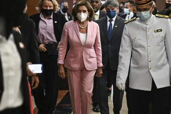 விண்ணில் பறந்த நான்சி பெலோசியின் விமானம் - உற்றுநோக்கிய உலக நாடுகள்! | Nancy Pelosi Flight Watched By Many People