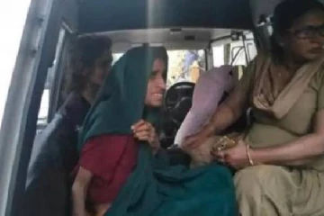 வெளியே வந்தால் அது தாக்கிவிடும்…3 ஆண்டுகளாக வீட்டை விட்டு வெளியே வராத தாய், மகள்!