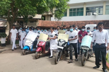 எரிபொருள் வழங்குமாறு கோரி வவுனியா மாவட்ட சுகாதார தொழிற்சங்கங்கள் பணிபகிஸ்கரிப்பு (Video)