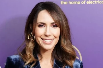 மன்னர் சார்லசை கழிவறைக்குள் வைத்து பூட்டிய இளம்பெண்