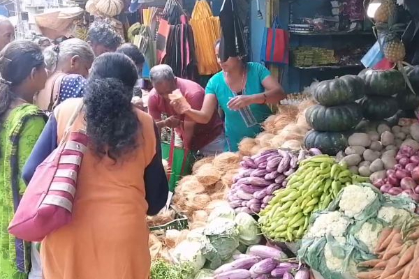 மலையகத்திலும் சூடுபிடித்த பொங்கல் வியாபாரம்! (Photos) | Pongal Business Is Hot In The Hills