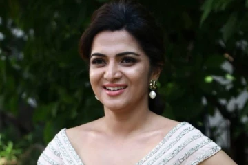 Bikini உடையில் DD வெளியிட்ட கொண்டாட்ட வீடியோ