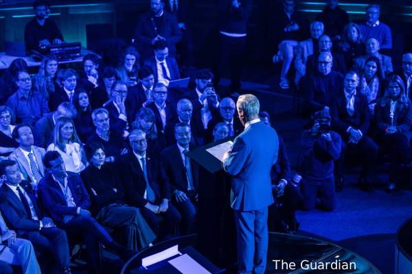 புலம்பெயர்தல் எதிர்ப்புக் கொள்கை கொண்ட கட்சியில் முக்கிய பொறுப்பில் புலம்பெயர் பின்னணி கொண்ட இருவர் | 2 Migrants In Anti Migrant Uk Reform Party