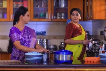 நீங்க திருமணம் செய்து சந்தோஷமாவா இருக்கீங்க? ராதிகாவிடம் பாக்கியா கேட்ட கேள்வி