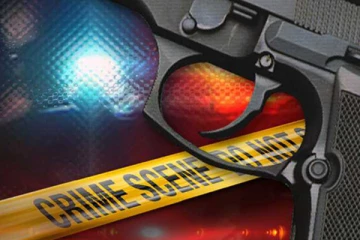 உத்தரவை மீறிச் சென்ற முச்சக்கரவண்டி மீது பொலிஸார் துப்பாக்கிச் சூடு