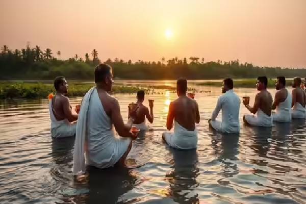 இன்று ஆடி அமாவாசை ; யாரெல்லாம் தர்ப்பணம் கொடுக்க வேண்டும் தெரியுமா? | Today New Moon Aadi Do You Know Should Tarpanam