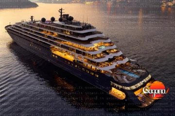 අති සුඛෝපභෝගී නෞකාවක් කොළඹට