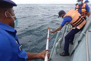 கடலுக்குள் வீழ்ந்த நுரைச்சோலை தொழில்நுட்ப உதவியாளர்