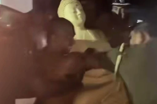 திருகோணமலையில் புத்தர் ; தேரர்கள் உள்ளிட்ட 10 பேருக்கு விளக்கமறியல் | Trincomalee Beach Buddha Statue 10 People Remanded திருகோணமலையில் புத்தர் ; தேரர்கள் உள்ளிட்ட 10 பேருக்கு விளக்கமறியல் | Trincomalee Beach Buddha Statue 10 People Remanded