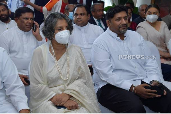 பதவிப்பிரமாணம் செய்து அரியணை ஏறிய ரணில் விக்கிரமசிங்க! | President Ranil Took The Oath Of Office