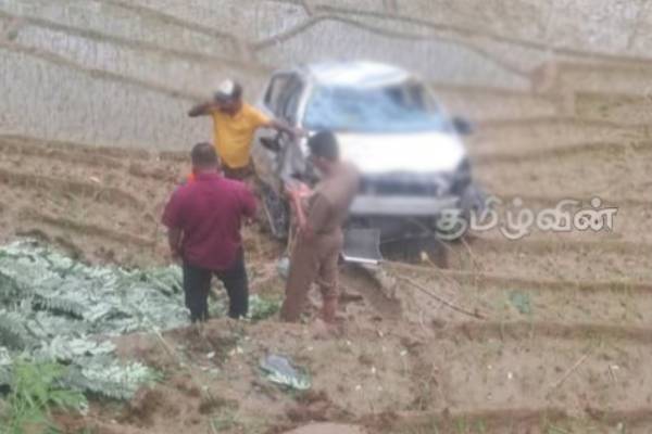 வலப்பனையில் கெப் ரக வாகனம் பாதாள பள்ளத்தில் வீழ்ந்து விபத்து | Accident As Cab Falls Into Ravine In Walapane