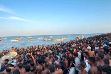 யாழ் வல்லிபுர ஆழ்வார் சமுத்திர தீர்த்தத்தில் காணாமல்போன ஆசிரியர் சடலமாக மீட்பு