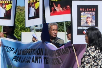 ஜெனீவாவில் இலங்கையர்கள் சிலர் ஆர்ப்பாட்டம்