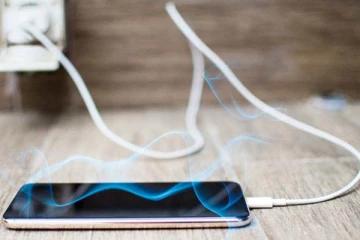 மொபைல் அதிகம் சூடாகிறதா? காரணத்தை கட்டாயம் தெரிஞ்சிக்கோங்க