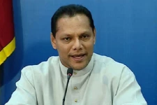 கொரோனாவால் இறப்போரின் ஜனாஸாக்களை அடக்கம் செய்ய சந்தர்ப்பம் வழங்க வேண்டும்! தயாசிறி ஜயசேகர