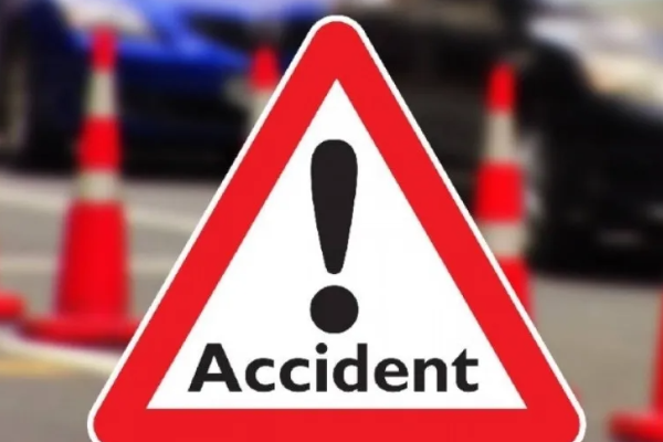 கட்டுப்பாட்டை இழந்த கார் ஏற்படுத்திய விபரீதம்: முறிந்து விழுந்த மின் கம்பத்தில் மோதி மோட்டார்சைக்கிள் ஓட்டுநர் உயிரிழப்பு | Accident At Kurunagale