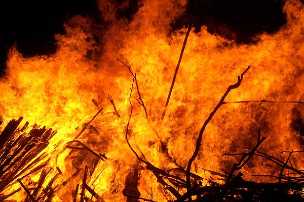 புகைப்படக் கூடத்தில் தீப் பரவல் | Fire Spread In Photo Gallery