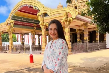 நல்லூர் கந்தனை தரிசித்த தென்னிந்தியாவின் நடிகை ஆண்ட்ரியா