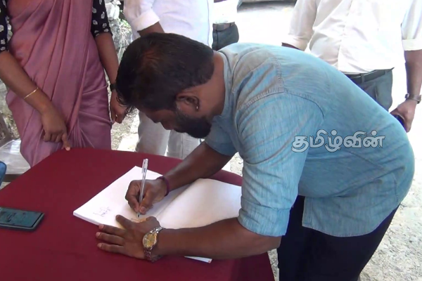 மலையக மக்களின் உரிமைகளை பாதுகாக்க ஹட்டனில் கையெழுத்து வேட்டை | Trade Union Holds Signature Hatton Bus Station