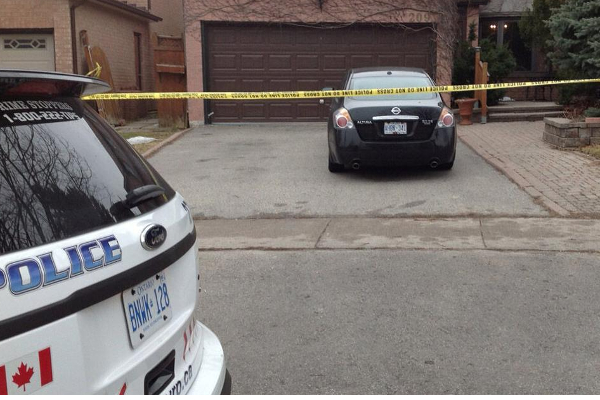 கனடாவில் வீடொன்றிலிருந்து மீட்கப்பட்ட 3 சடலங்கள் | 3 People Found Dead Inside Richmond Hill Home