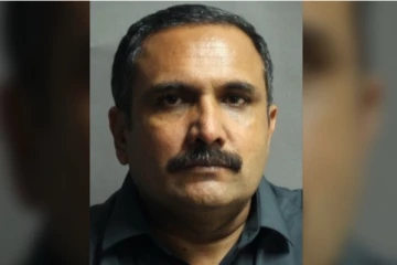 ரொறன்ரோவில் பெண் பயணியிடம் தவறாக நடந்த டாக்சி சாரதி கைது