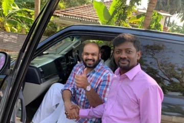 சுமந்திரனின் வலது கரத்தை கிழித்து தொங்கவிட்ட குருசுவாமி