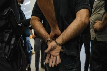 கொழும்பில் 76 இந்தோனேசிய பிரஜைகள் கைது ; சுற்றுலா விடுதிக்குள் சிக்கிய குழு