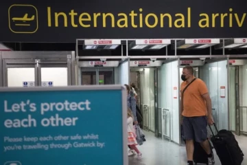 ஜேர்மனியில் தடுப்பூசி பெற்ற பிரித்தானியர்களுக்கு பிரித்தானியாவில் கட்டாய தனிமைப்படுத்தல்: கோபத்தில் மக்கள் எடுத்துள்ள நடவடிக்கை