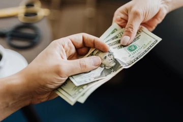 இலங்கைக்கு வருமானத்தை குவிக்கும் புலம்பெயர் தொழிலாளர்கள்!