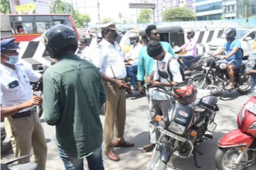 சென்னையில் ஹெல்மட் அணியாத 3926 பேர் மீது வழக்கு பதிவு