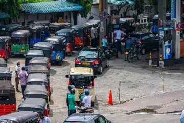 யாழில் எரிபொருள் அட்டை நடைமுறையின் கீழ் எரிபொருள் வழங்க தீர்மானம்