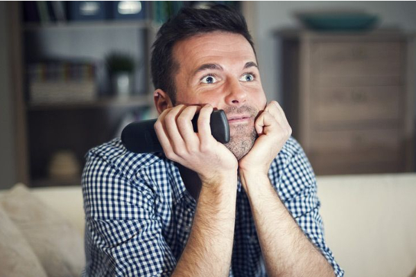 பத்து நாட்களில் 13 பேய் படம் பார்த்தால் சுமார் ஒரு லட்சம் பரிசு - வினோத போட்டி | Ghost Movie One Lakh Prizes Competition