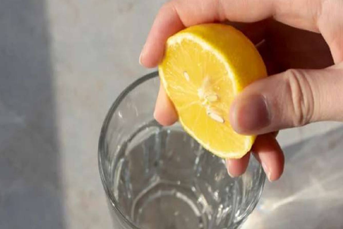 வெறும் வயிற்றில் எலுமிச்சை நீர் குடிப்பதால் கிடைப்பதால் இத்தனை நன்மைகளா? | Drinking Lemon Water On An Empty Stomach
