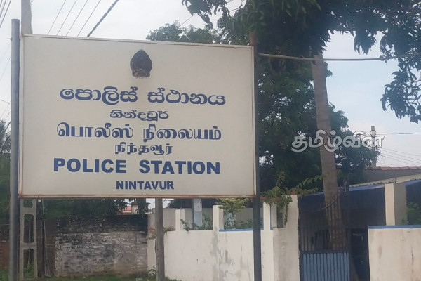 ஆபாச படம் காண்பித்து சிறுமியை கூட்டு பாலியல் சீண்டல் செய்த சந்தேக நபர் கைது | Suspect Arrested For Sexually Abusing Minor Girl ஆபாச படம் காண்பித்து சிறுமியை கூட்டு பாலியல் சீண்டல் செய்த சந்தேக நபர் கைது | Suspect Arrested For Sexually Abusing Minor Girl