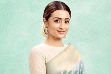 கடற்கரையில் நனைந்தபடி நின்று ஹாட் புகைப்படத்தை வெளியிட்ட த்ரிஷா - டுவிட்டரில் வைரல்