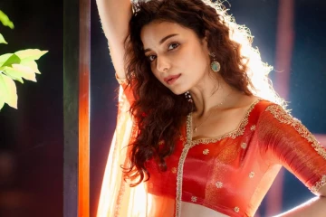 சீரியல் நடிகை லாவண்யா அழகிய போட்டோஷூட்