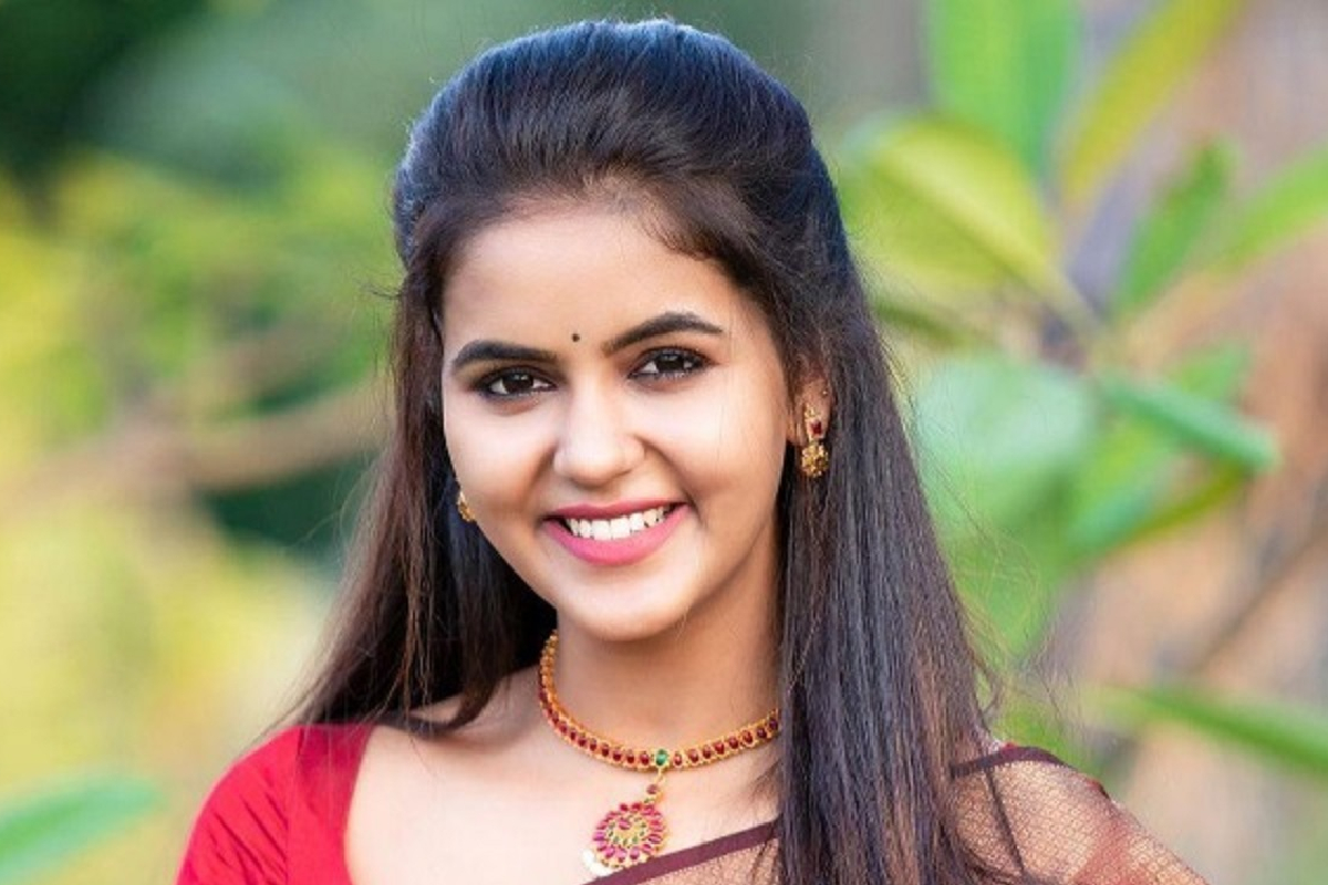 விவாகரத்து செய்யப்போகிறாரா நடிகை சைத்ரா ரெட்டி? இணையத்தில் பரவும் தகவல் | Chaitra Reddy Divorce Rumours விவாகரத்து செய்யப்போகிறாரா நடிகை சைத்ரா ரெட்டி? இணையத்தில் பரவும் தகவல் | Chaitra Reddy Divorce Rumours