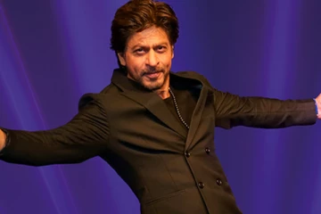 பாலிவுட் பாட்ஷா ஷாருக்கான் வீட்டின் கரண்ட் பில் எவ்வளவு தெரியுமா.. தெரிஞ்சா உங்களுக்கே ஷாக் அடிக்கும்