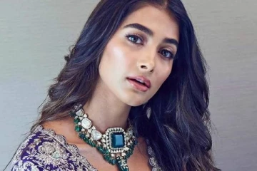 போகிற போக்கை பார்த்தா இங்கயே செட்டிலாகிடுவாங்கலோ? பூஜா ஹெக்டே போட்டோஷூட்..