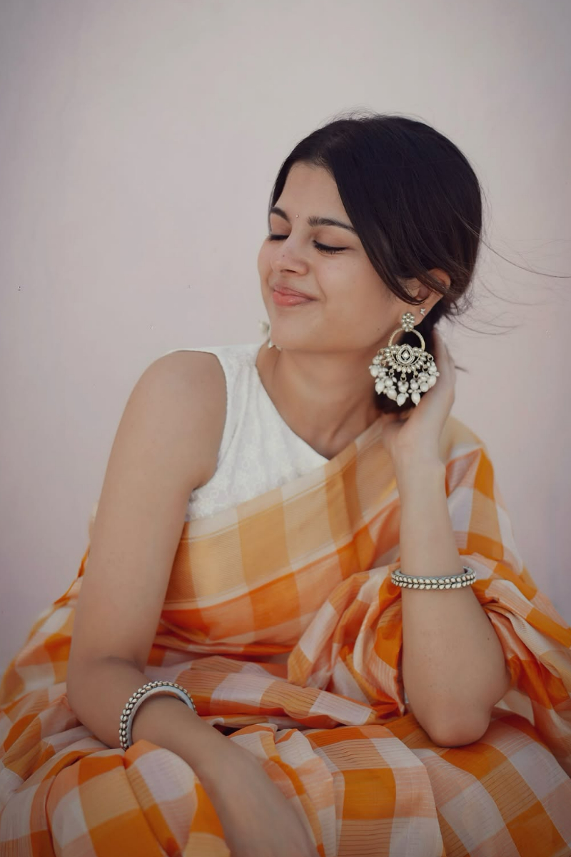 இளம் நடிகை சஞ்சனாவின் லேட்டஸ்ட் புகைப்படங்கள் | Actress Sanjana Krishnamoorthy Latest Photos